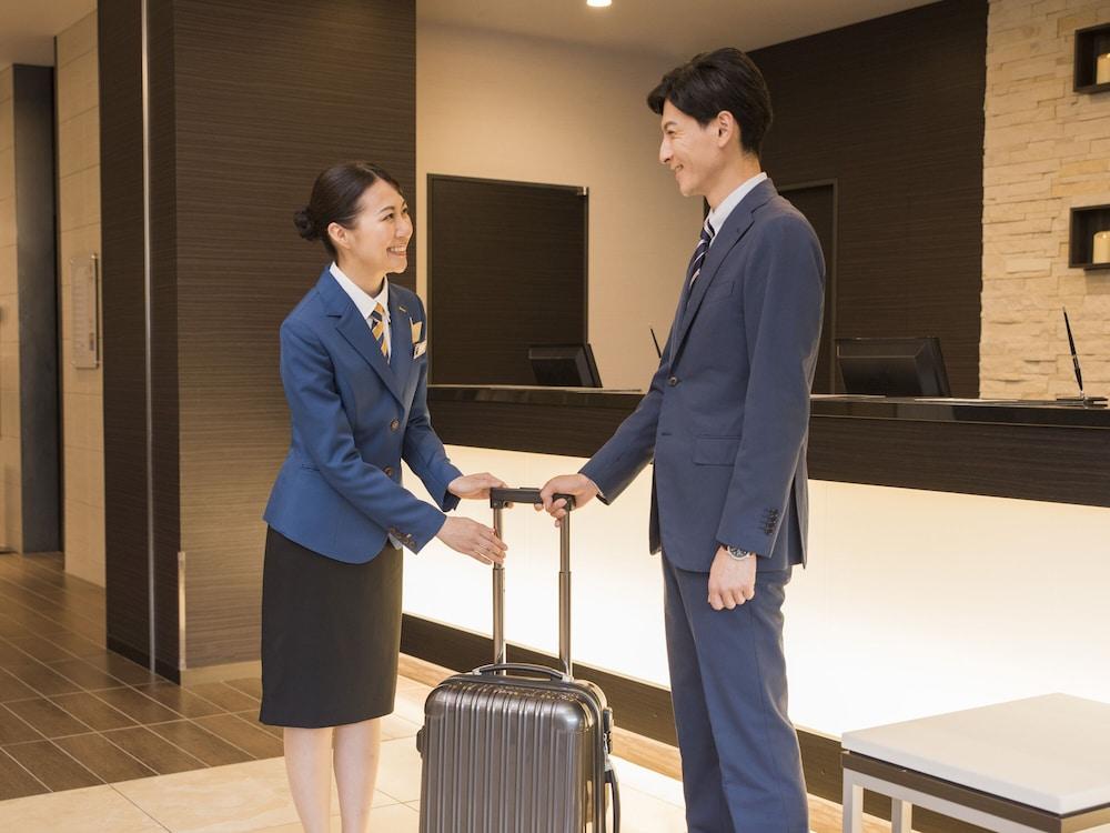 Comfort Hotel Shin-Osaka Buitenkant foto